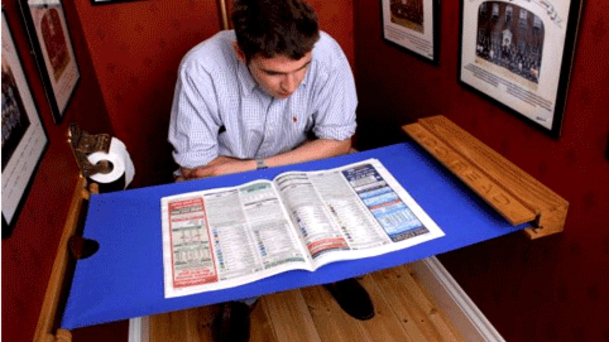 För en dryg femhundring blir Loo Read- bordet ditt och du kan sluta fundera över att möblera toaletten bara för att kunna läsa och skita samtidigt. 
